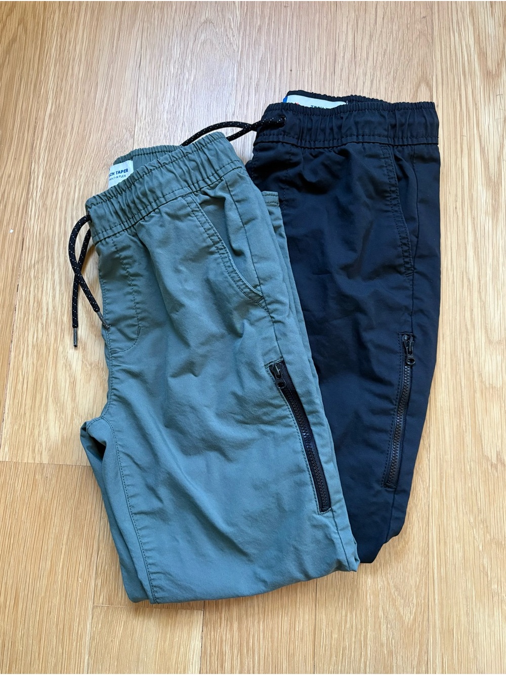 Old Navy Kids Zip Tech Joggers - Black & Army Green Size M (8)